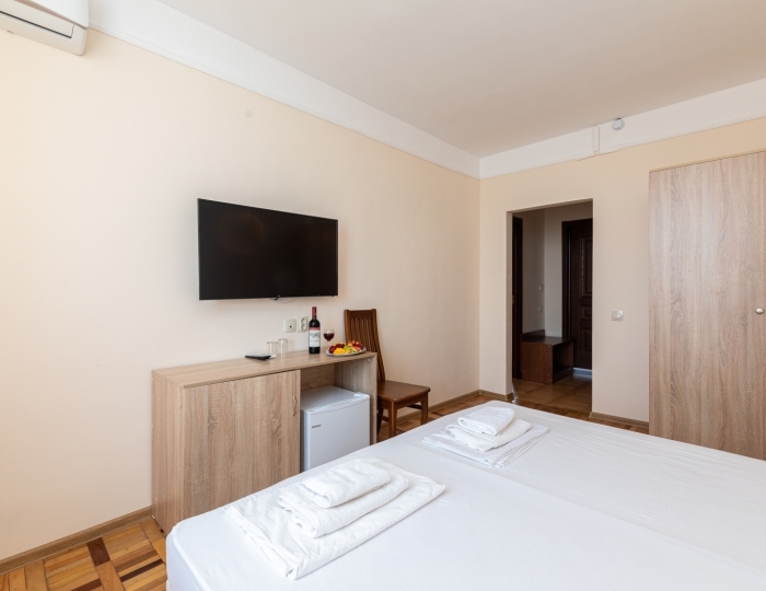 Стандарт коннект 4-местный 2-комнатный - Отель «Апсны» Гудаута